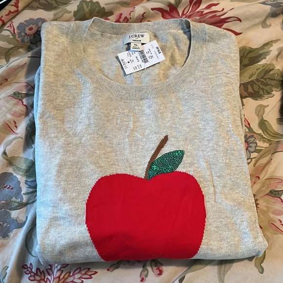 J CREW Size XL Apple Graphic Sweater
100% Cotton Full Sleeve Sequin Leaf $80NEW - Picture 5 of 16